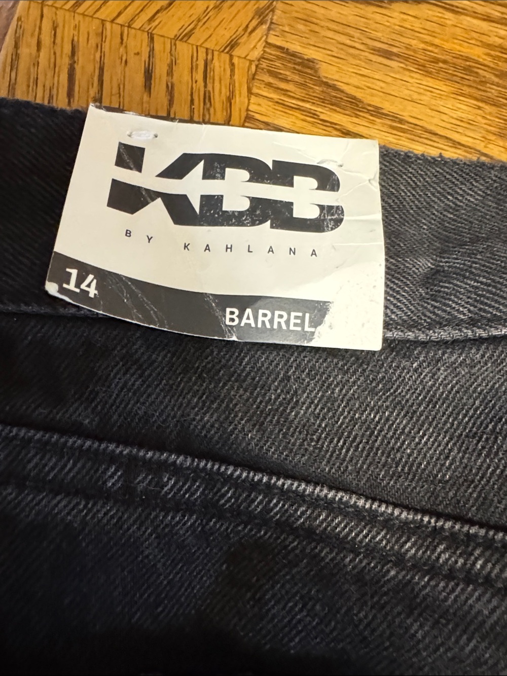 KBB by Kahlana NWT 14 Black denim mid-Rise BARREL Jeans - Picture 8 of 8
